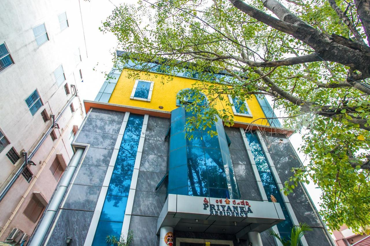 Priyanka Residency Hotel Bangalore Buitenkant foto